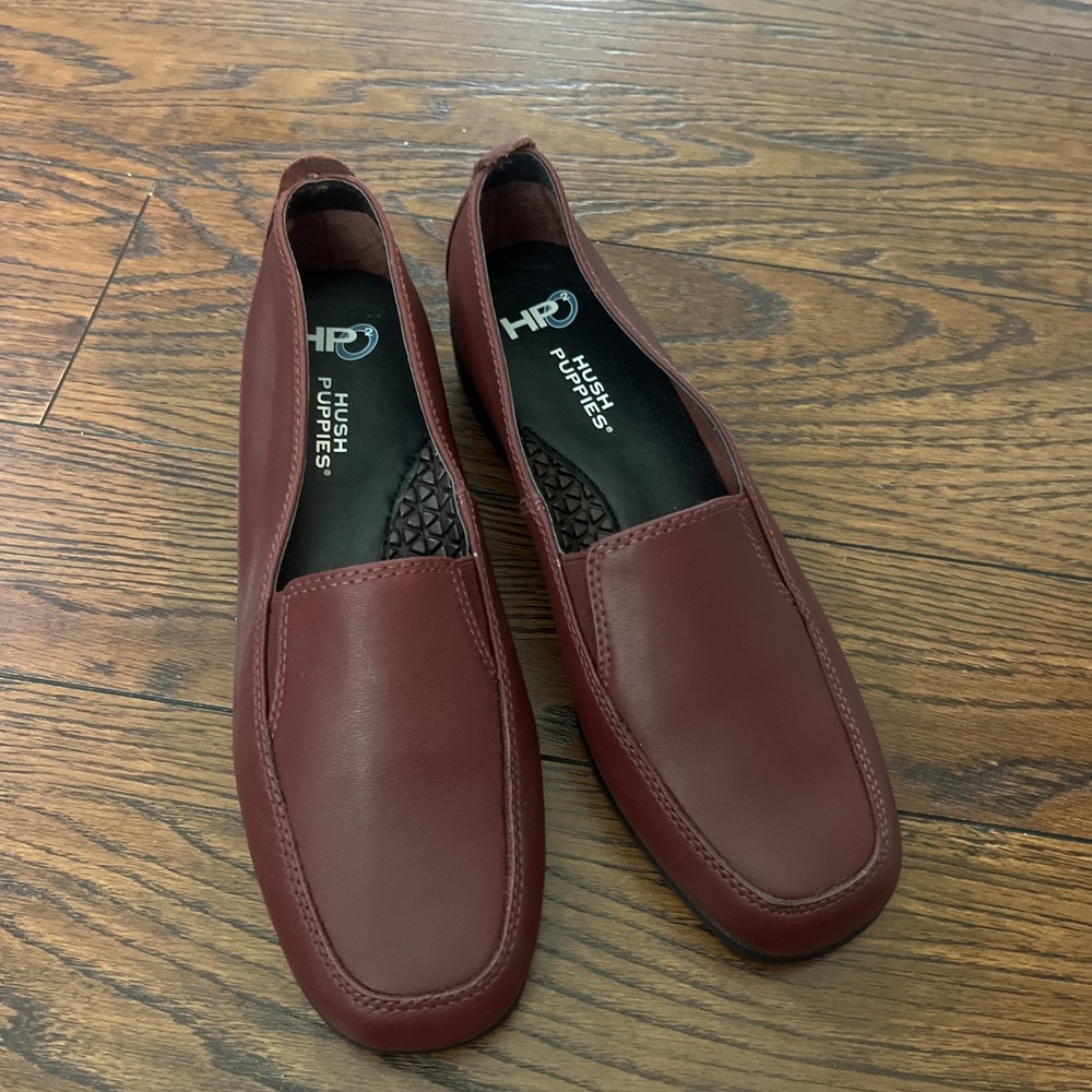 NWOT Hush Puppies Shoes Womens 7 M Comfort Slip On Loafers Burgundy Leather